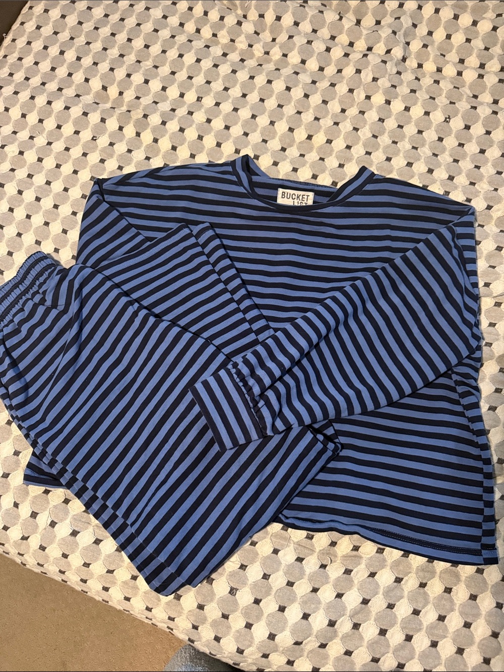 BUCKETLIST Navy and Blue Striped Set